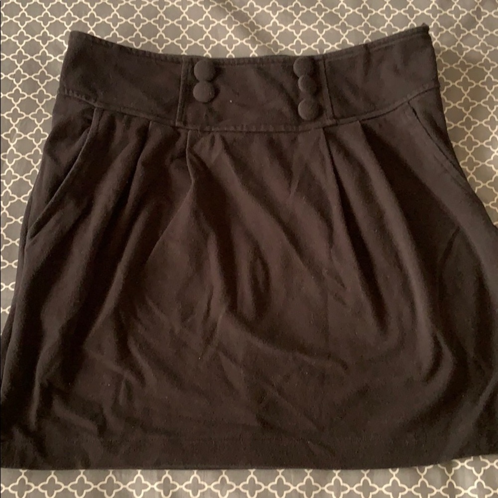 Black simple mini skirt